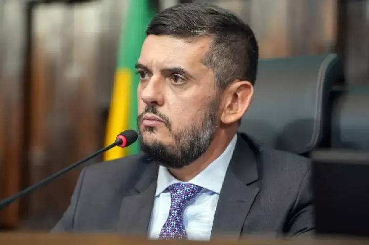 Moraes vota para tornar Bacellar réu por vazamento de informações sigilosas