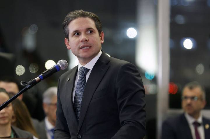 Motta diz que pediu ao governo retirada de urgência em PL da 6×1