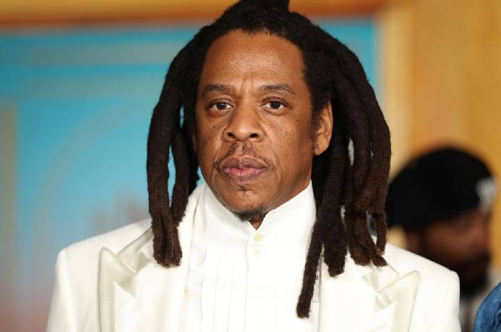 Mulher que acusou Jay-Z de estupro volta atrás e diz que nunca o conheceu