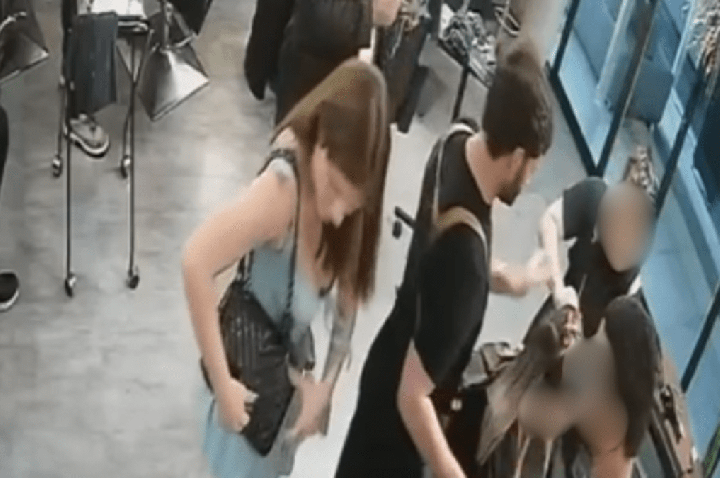 Mulher que deu facada em cabeleireiro é liberada após assinar termo em SP