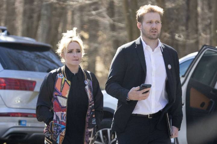 Namorado de Hayden Panettiere é algemado em bar nos Estados Unidos