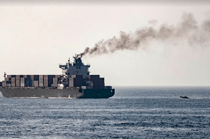 Navio iraniano apreendido pelos EUA transportava suprimentos médicos