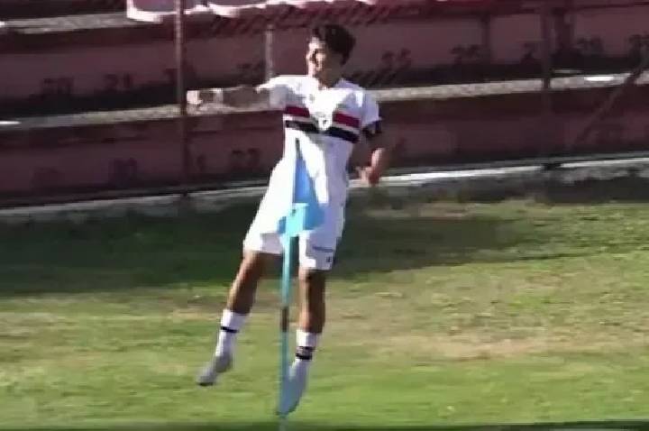 Nicolas, do São Paulo, volta a jogar e marca gol após acidente fatal; veja