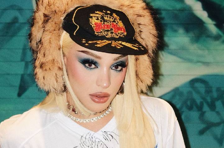 Nova música de Pabllo Vittar em inglês divide opiniões e gera debate