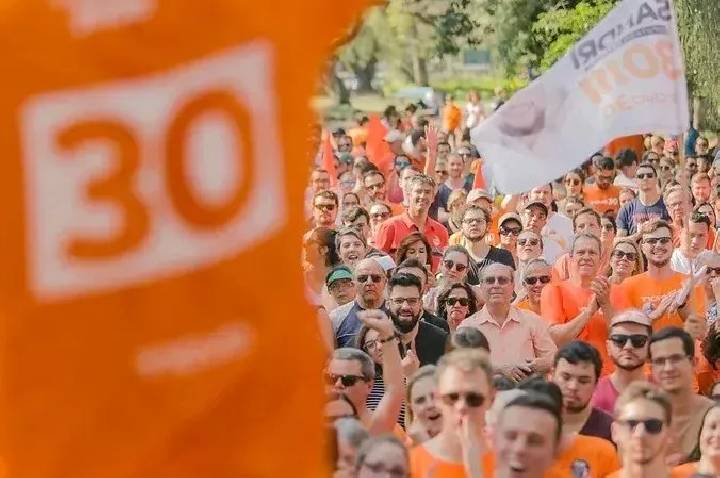 Novo protocola representação contra PT após Lula pedir votos em convenção