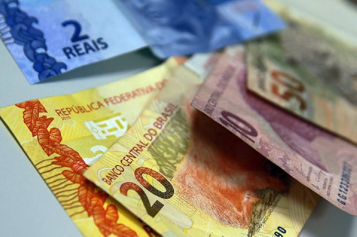 Novos pisos salariais e aposentadorias especiais ameaçam contas públicas