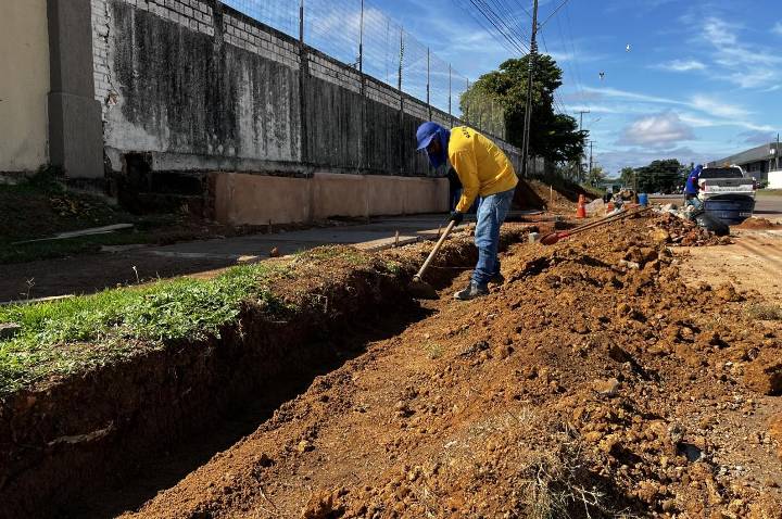 Obras do terceiro jardim de chuva entram em execução e ampliam ações de drenagem e paisagismo