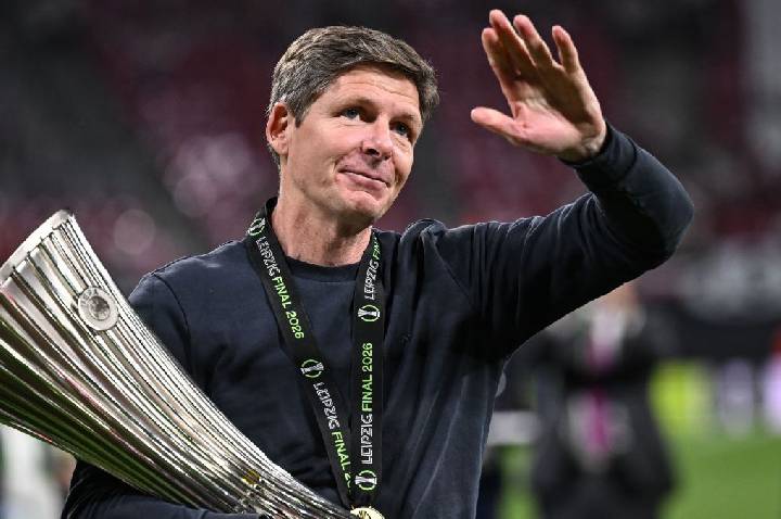 Oliver Glasner se despede do Palace com título histórico da Conference