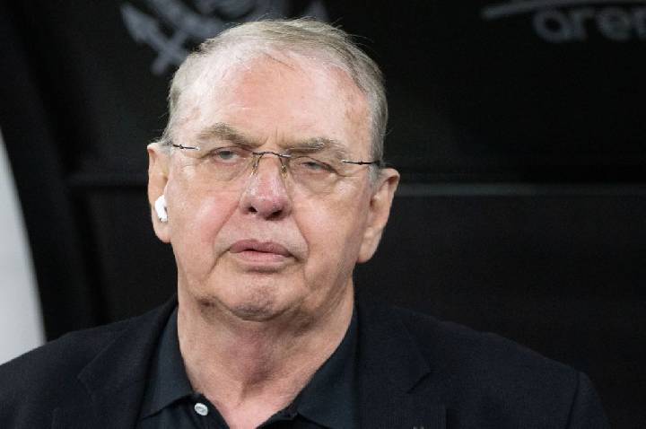 Osmar Stábile confirma acerto para a renovação de Memphis com o Corinthians