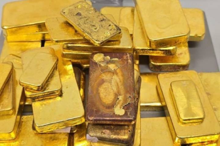Ouro fecha em queda com cautela sobre guerra e de olho em inflação nos EUA
