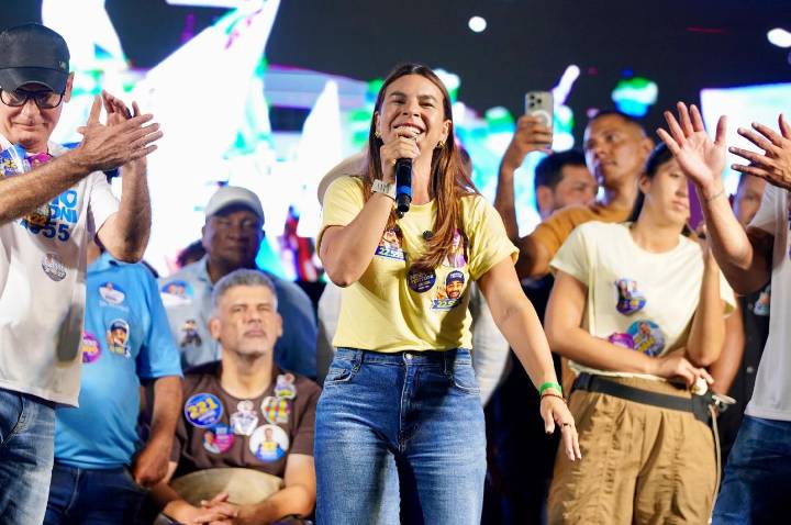 Ouro Preto reúne mil pessoas em noite de apoio a Mariana Carvalho