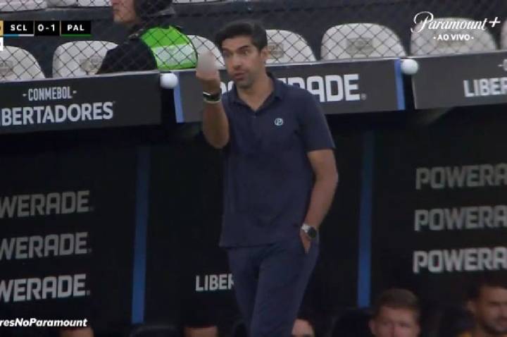 Palmeiras: Abel Ferreira é punido pela Conmebol após gesto obsceno