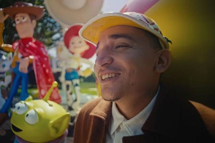 Para “Toy Story 5”, João Gomes regrava “Amigo Estou Aqui”