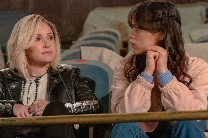 Parceira em “Pânico”, Jenna Ortega lamenta morte de Hayden Panettiere