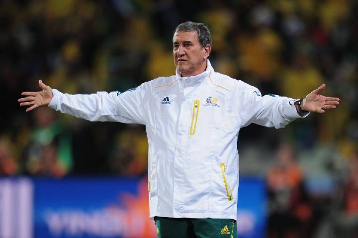 Parreira está estável, mas dependente de suporte intensivo