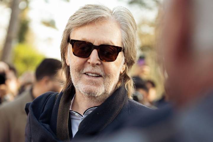 Paul McCartney compara fama de Swift a Beatlemania: “Avô da nova geração”