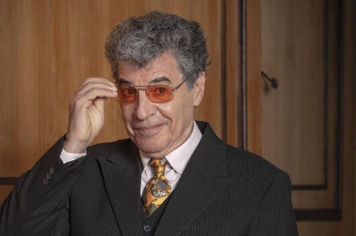 Paulo Betti vende imóvel no RJ com projeto de Niemeyer por R$ 485 mil