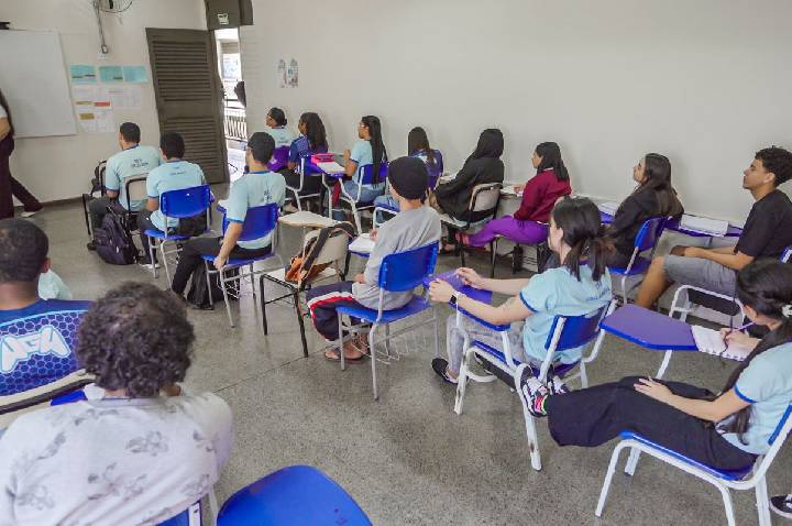 Pé-de-Meia começa a pagar quinta parcela de frequência nesta segunda