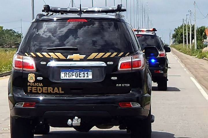 PF apreende armas destinadas a facções criminosas no Rio