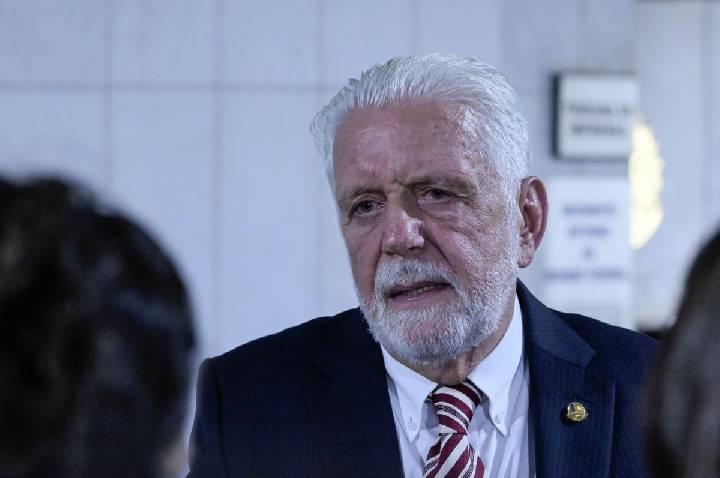PF detalha vínculos pessoais e políticos de Jaques Wagner com Banco Master