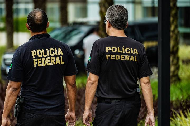 PF faz ação contra apologia ao nazismo no interior do Rio de Janeiro