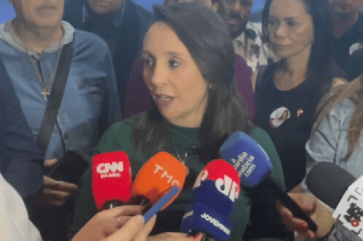 Podemos de Renata Abreu se reúne hoje para discutir vice de Flávio