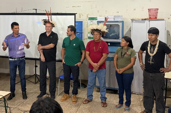 Por iniciativa de Cássio Gois, Terra Indígena Roosevelt recebe primeira capacitação da Escola do Legislativo de Rondônia