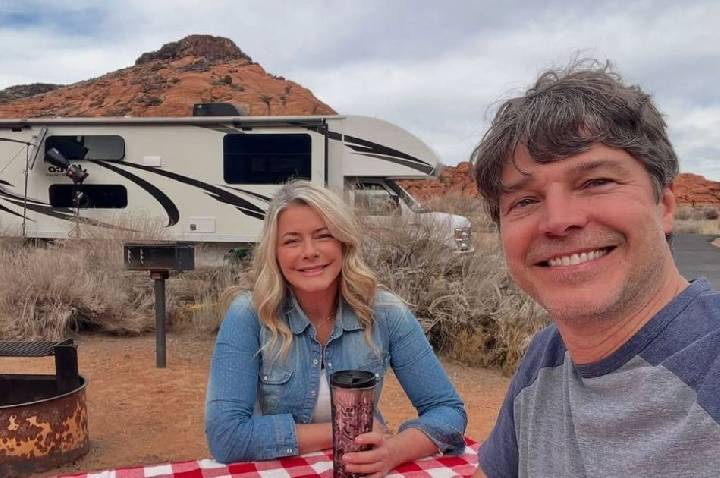 Por onde anda Erik Marmo, galã de novela que teve a casa incendiada nos EUA
