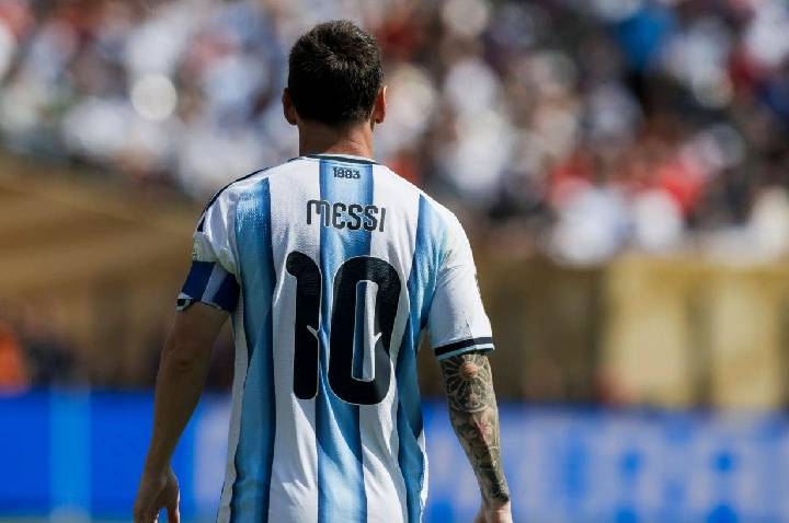Por que a camisa 10 de Messi não será utilizada por jogadores da Argentina em amistosos?