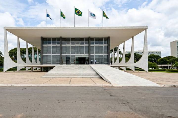 Por que o Brasil chama o STF assim e não de Suprema Corte? Descubra o motiv