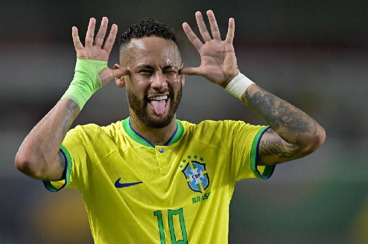 Posição política afeta opiniões sobre Neymar na Copa; entenda