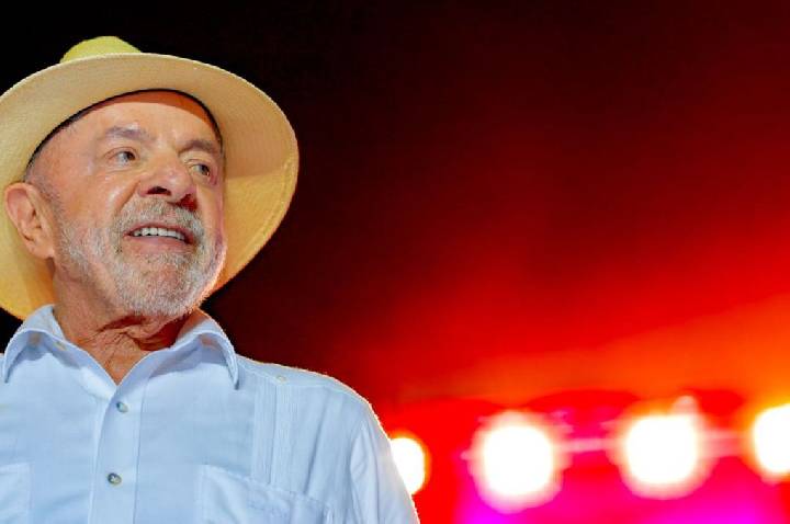 Pressionado, Lula cede a aliados, faz live e gravará “selfie”