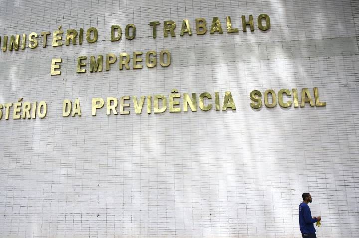 Previdência: PEC dos agentes de saúde teria impacto fiscal de R$ 27 bi