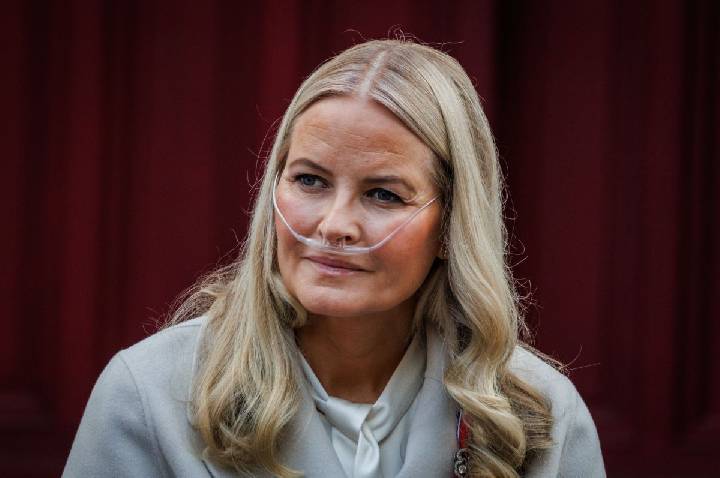 Princesa herdeira da Noruega passa por transplante de pulmão bem-sucedido