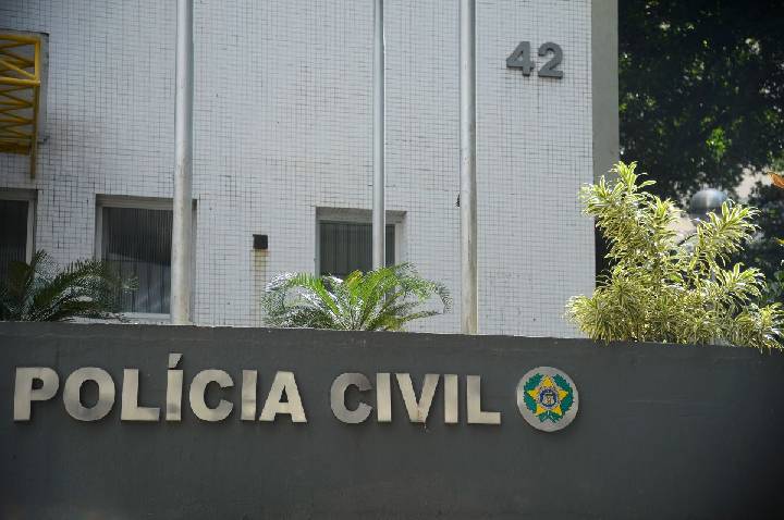Professor é preso suspeito de estuprar alunas na zona Norte do Rio