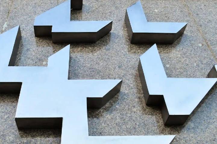Projeção de inflação chega a 4,99% e PIB é revisado para baixo