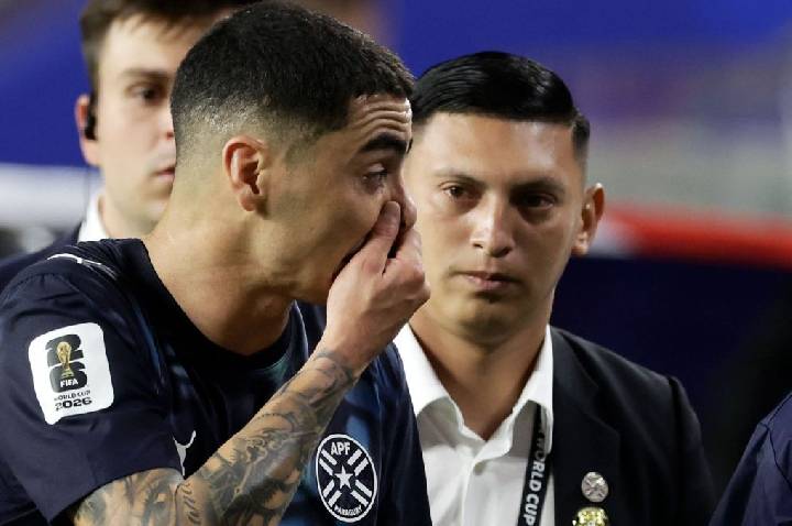 “Protocolo Vini Jr.”: jogador do Paraguai é primeiro expulso por nova regra