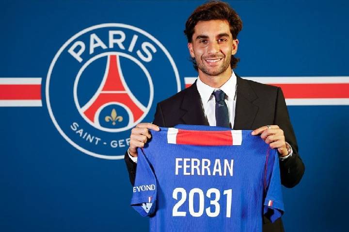 PSG anuncia contratação de Ferran Torres, herói da Espanha na Copa do Mundo