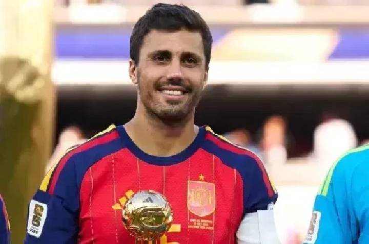 PSG entra na disputa com o Real Madrid por Rodri, melhor jogador da Copa