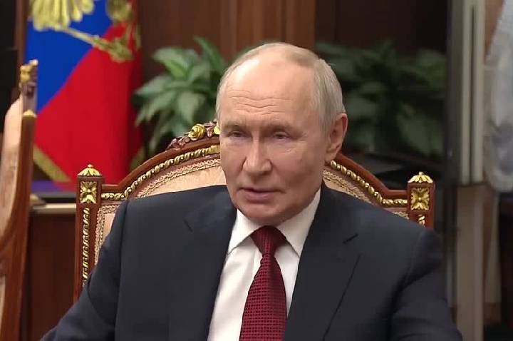Putin reconhece escassez de combustível, mas minimiza ataques ucranianos