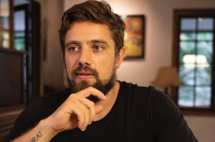 Rafael Cardoso agradece apoio da família durante tratamento químico