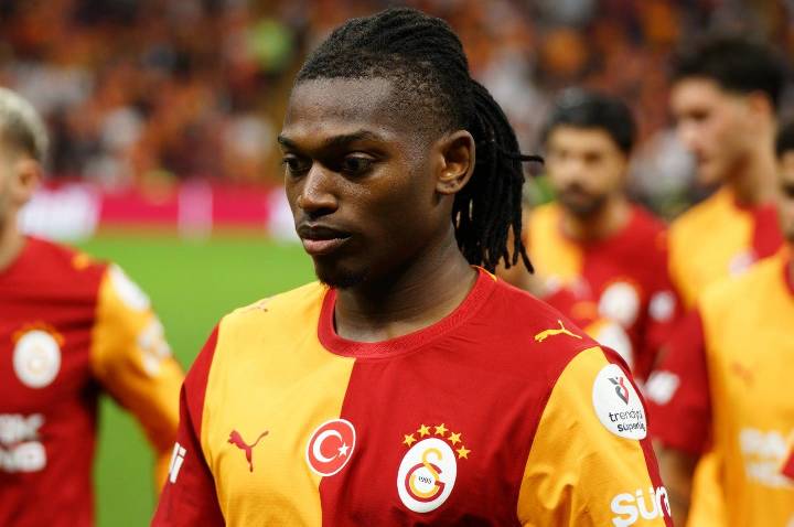 Rafael Leão: Críticas surgem após sua transferência para o Galatasaray