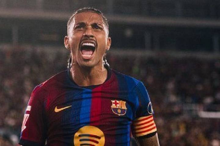 Raphinha brilha novamente, e Barcelona goleia Rayo Vallecano em LaLiga