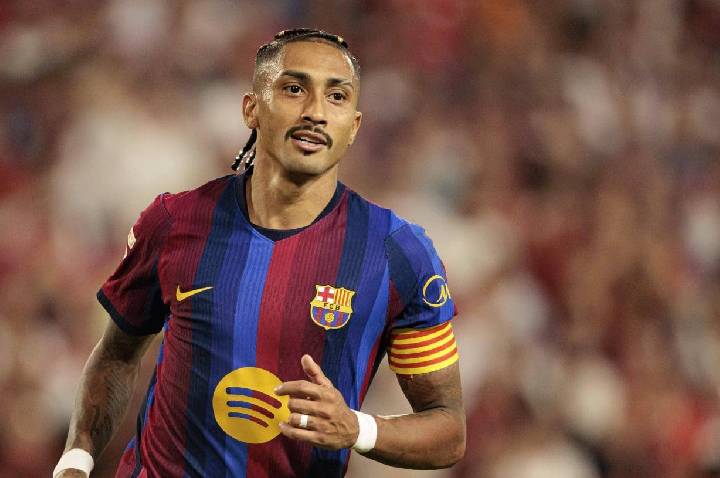 Raphinha supera recorde de Messi na LaLiga e rival questiona: ‘Por que não está na Bola de Ouro?’