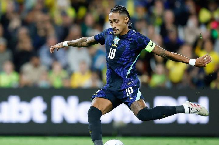 Raphinha tem edema na coxa e é cortado do amistoso da Seleção contra Índia