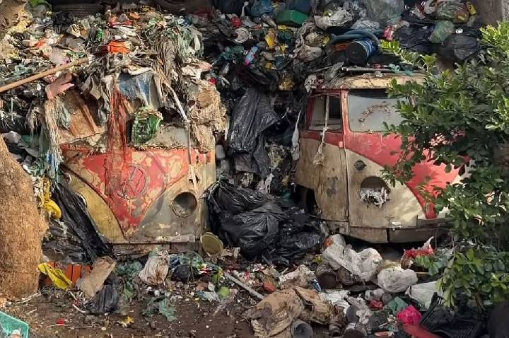 Raridade: Kombis “Corujinha” são achadas em meio ao lixo em São Paulo