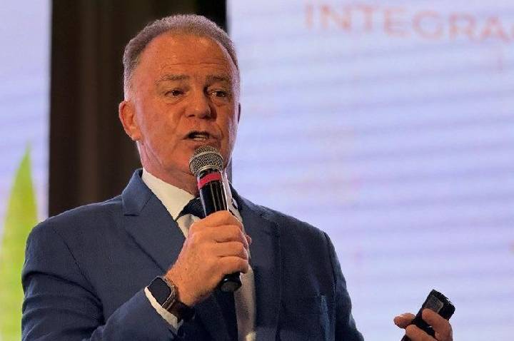 Real Time: Casagrande lidera Senado no ES; 2ª vaga está indefinida