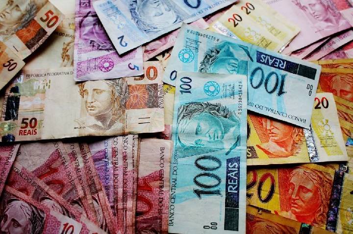 Renda média no trimestre até abril de 2026 é a 2ª maior da série, diz IBGE