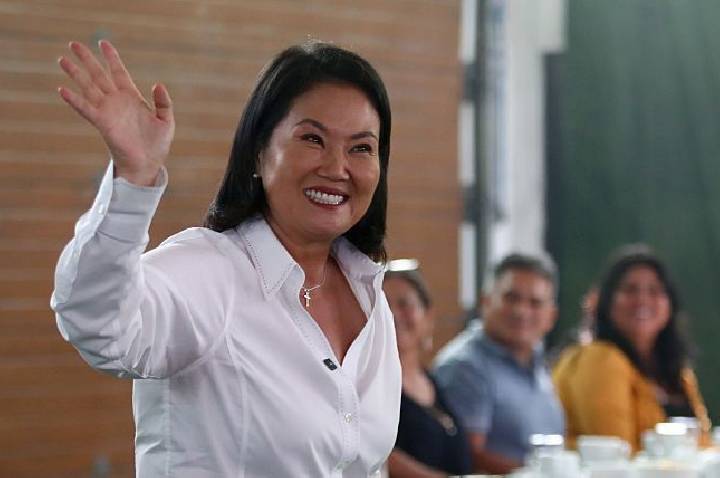 Reuters: Fujimori garante vantagem irreversível sobre Sánchez no Peru