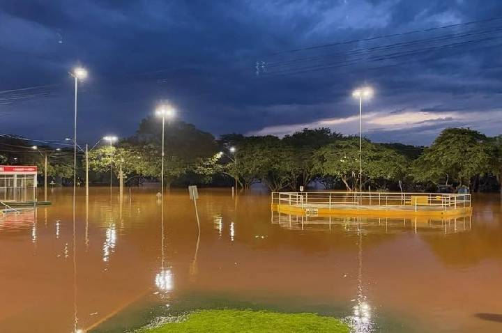 Rio Uruguai ultrapassa cota de inundação e segue em elevação no RS